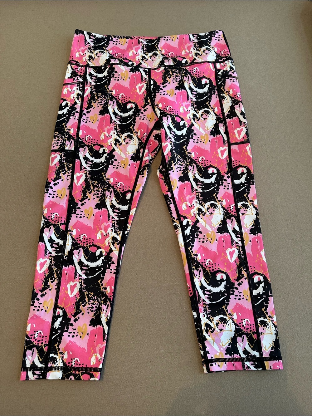 CVG Women’s “love thighself” capri leggings